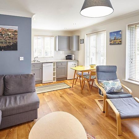 Host & Stay - Whitehall 1 Apartment Whitby Extérieur photo