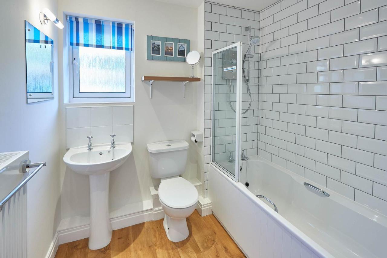 Host & Stay - Whitehall 1 Apartment Whitby Extérieur photo
